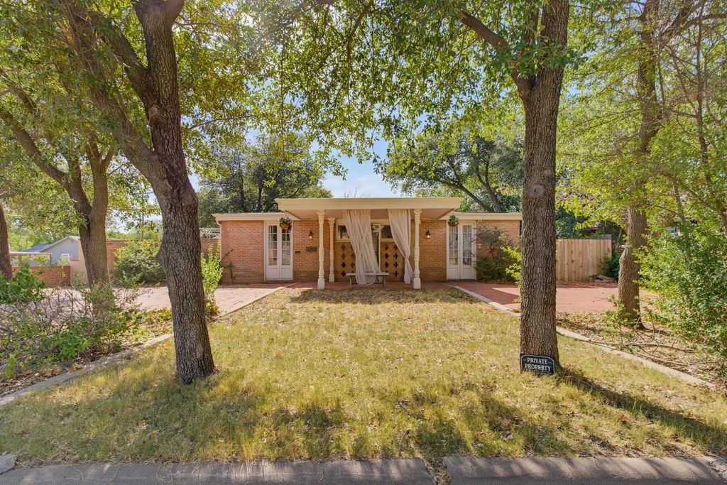 1042 Santos Street, Abilene