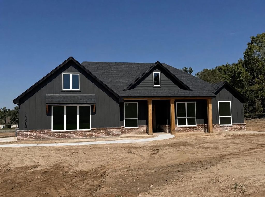 1098 Colt Road, Springtown