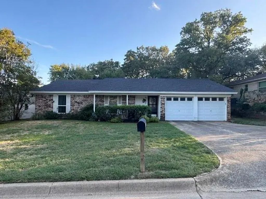 8408 Brookview Drive, North Richland Hills