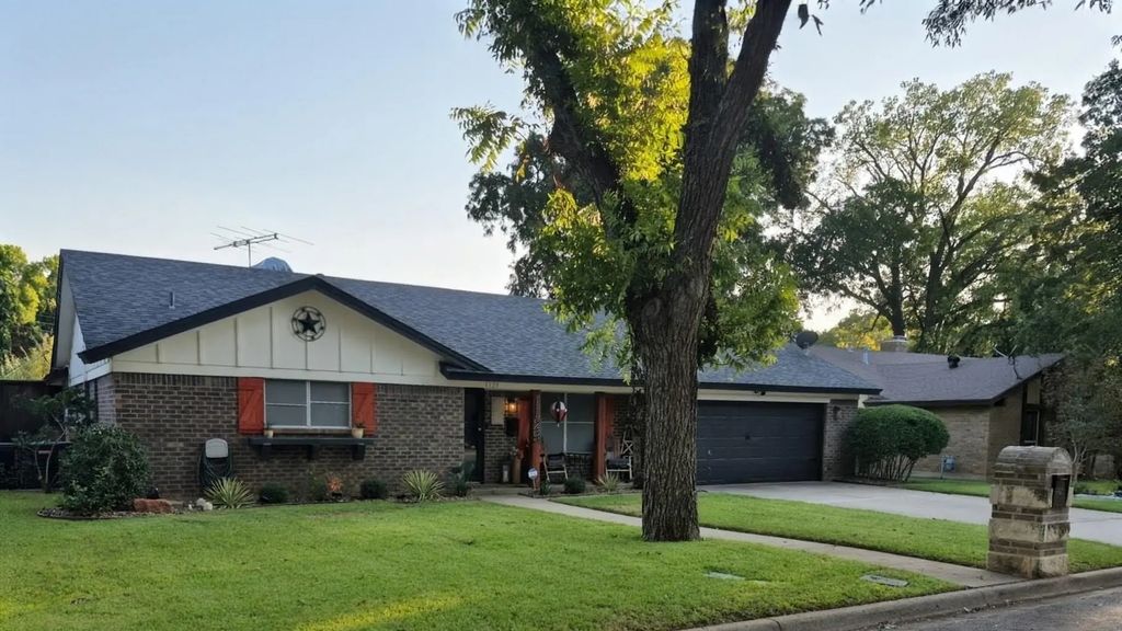 1129 Henson, Hurst