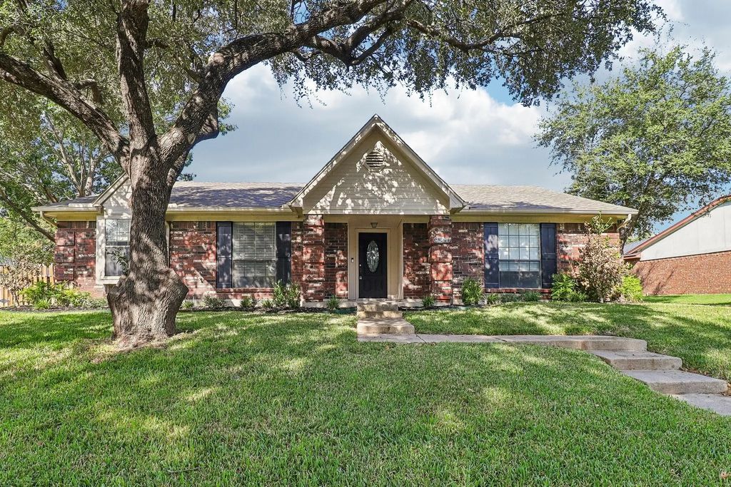 7305 Elizabeth Place, Plano