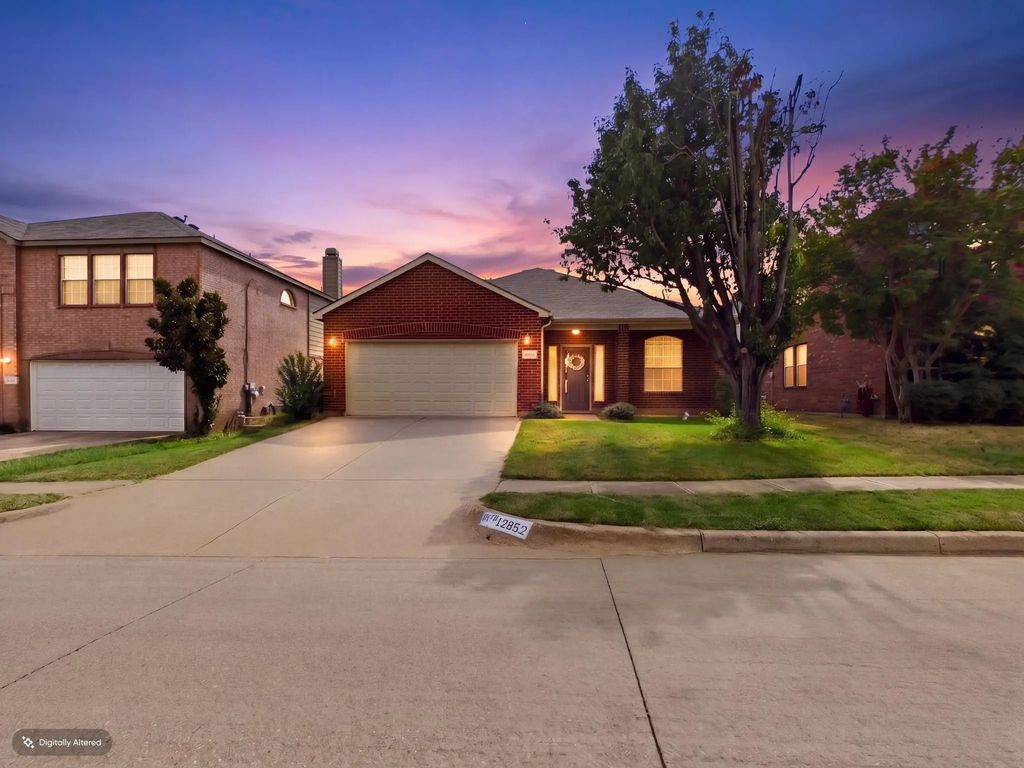 12652 Oakwood Circle, Fort Worth
