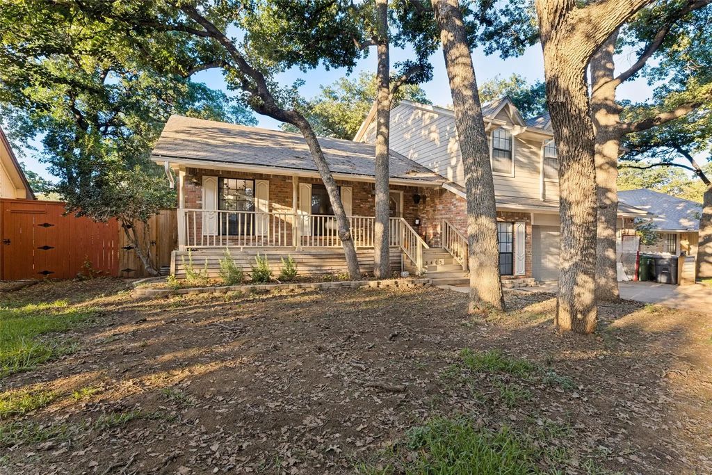 3403 Mckamy Oaks Trail, Arlington