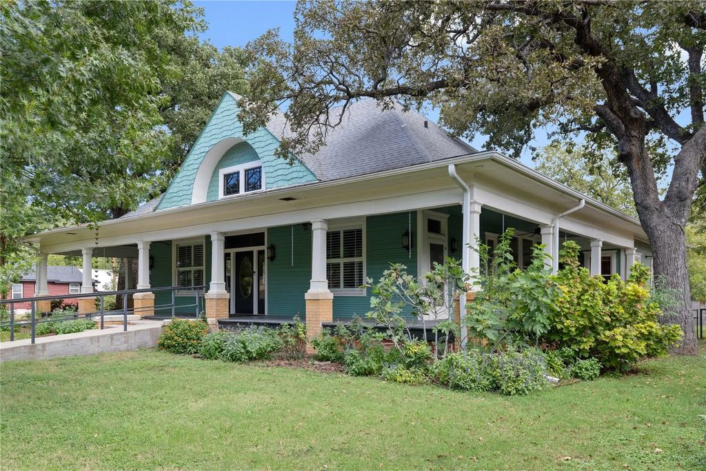 1700 Vincent, Brownwood