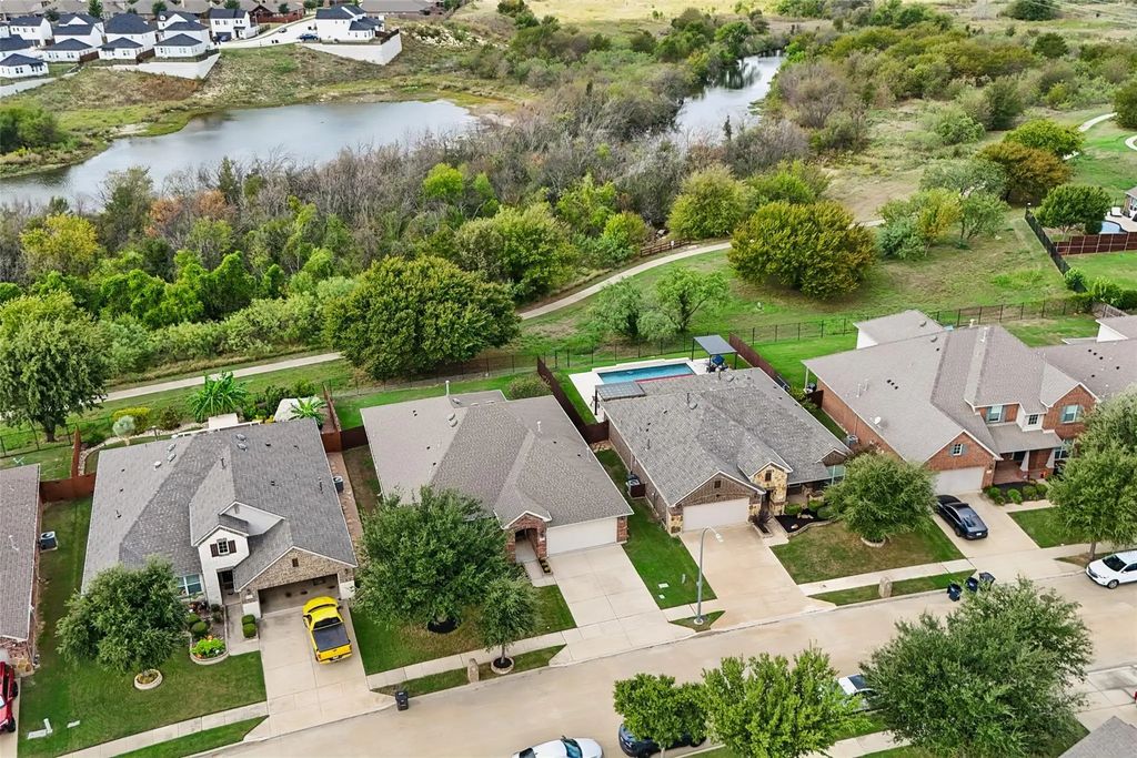 7417 Lowline Drive, Fort Worth