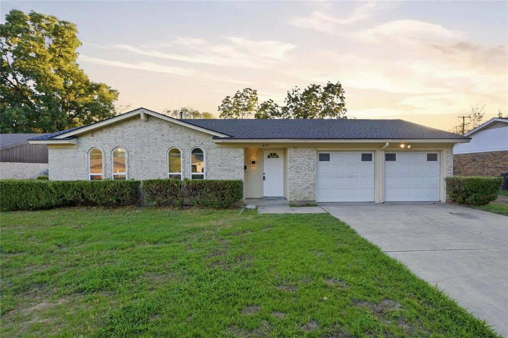 621 Nw Barbara Lane, Burleson