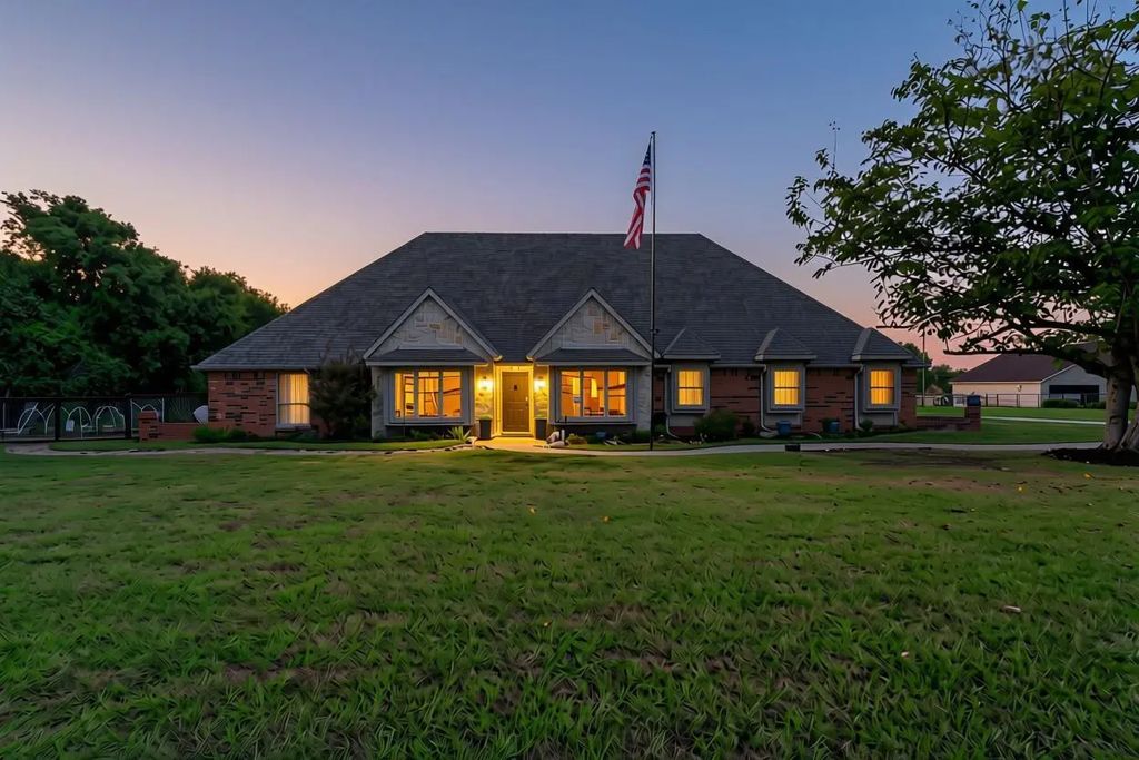 14 Prado Verde Drive, Lucas