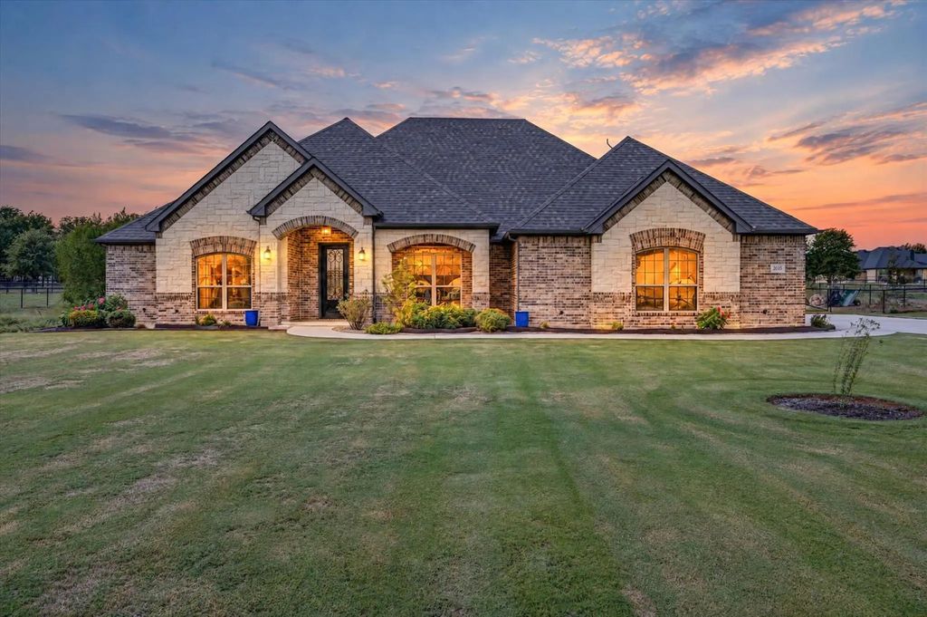 2025 Forest Bluff Trail, Azle