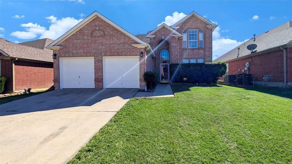 4704 Parkmount Drive, Fort Worth