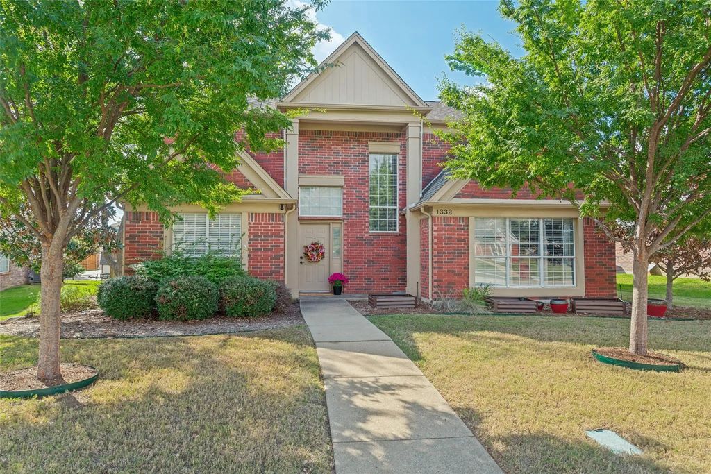 1332 Old Barn Lane, Lewisville
