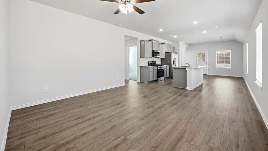2048 Whispering Lane, Celina