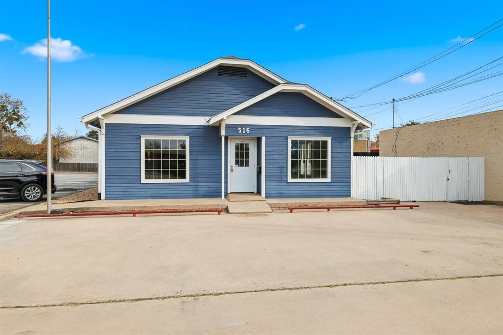 516 N Locust Street, Denton