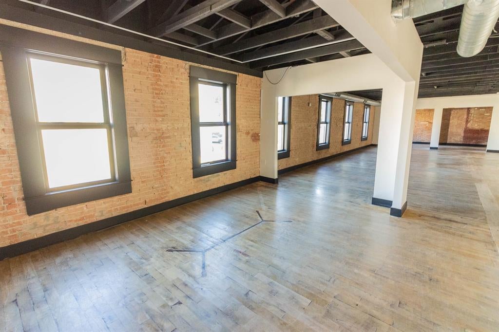 213 W Mulberry Street, Kaufman