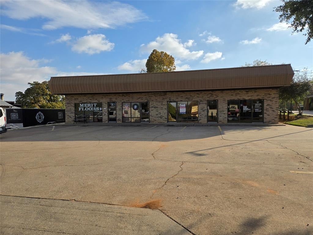 1001 W Northwest Hwy Parkway, Grapevine