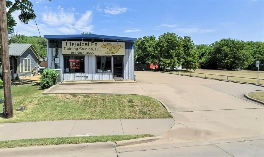 7526 Main Street, Frisco