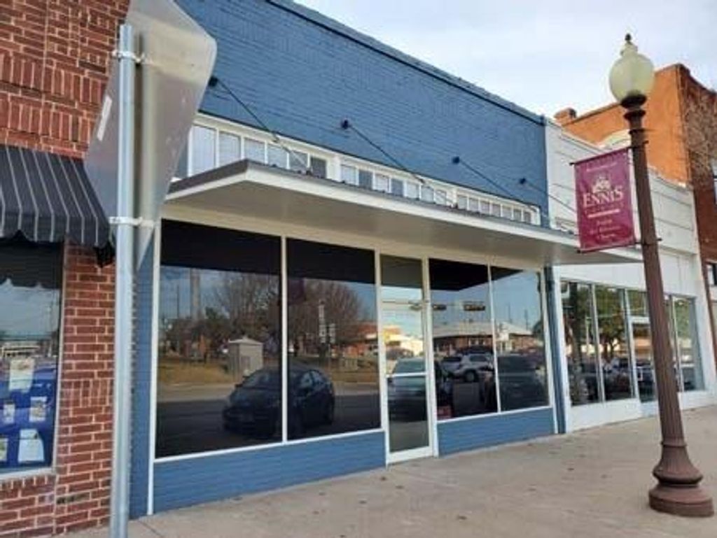 107 Main Street, Ennis