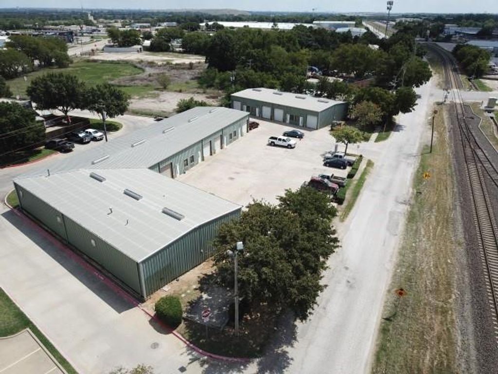 101 S Railroad Street, Lewisville