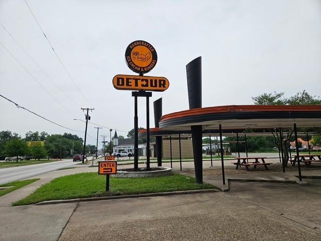 214 E Mulberry Street, Kaufman