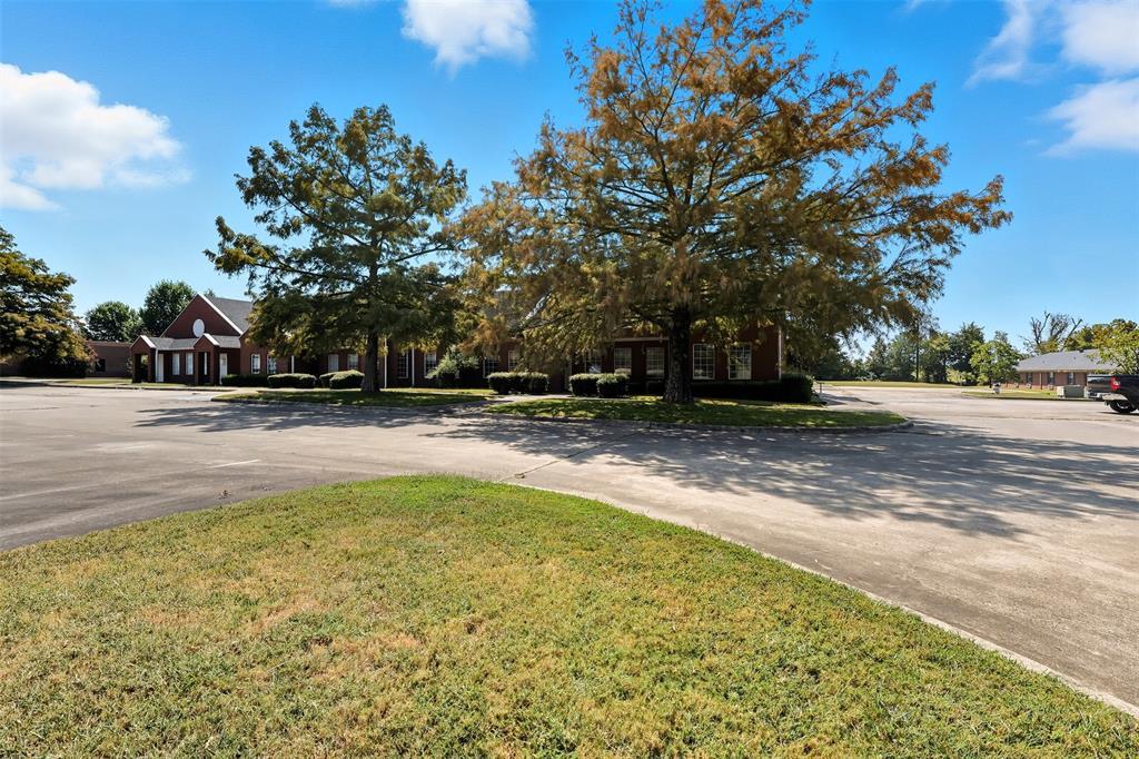 4550 Lamar Avenue 200, Paris