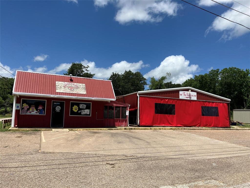 201 N Parkway Drive, Alvarado