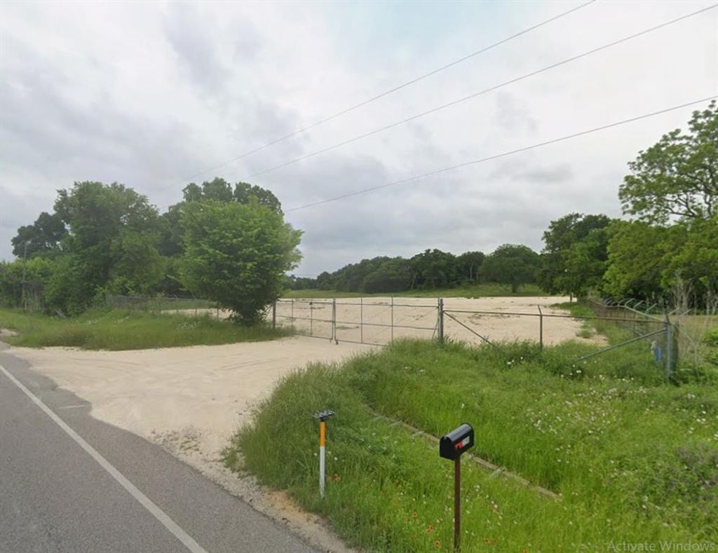 2290 S Burleson Boulevard, Burleson