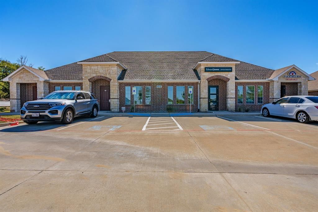 8212 Liberty Grove Road 100 & 200, Rowlett