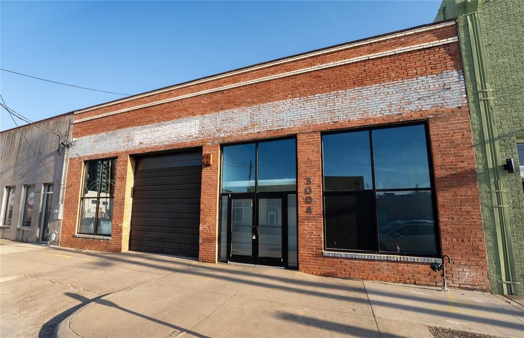 3004 Commerce Street, Dallas