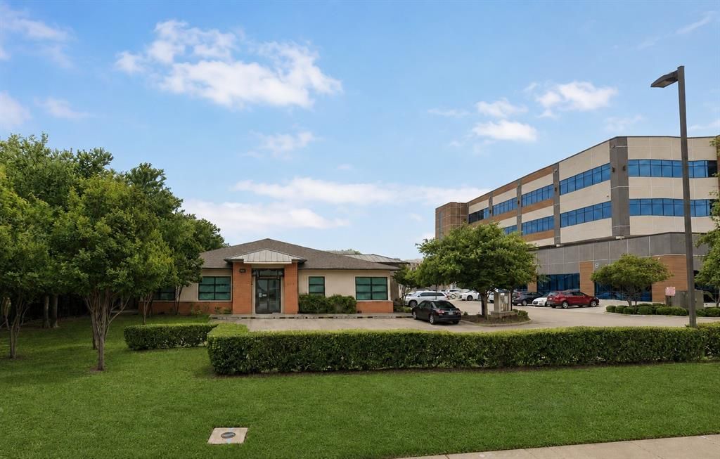 4700 Dexter 100, Plano
