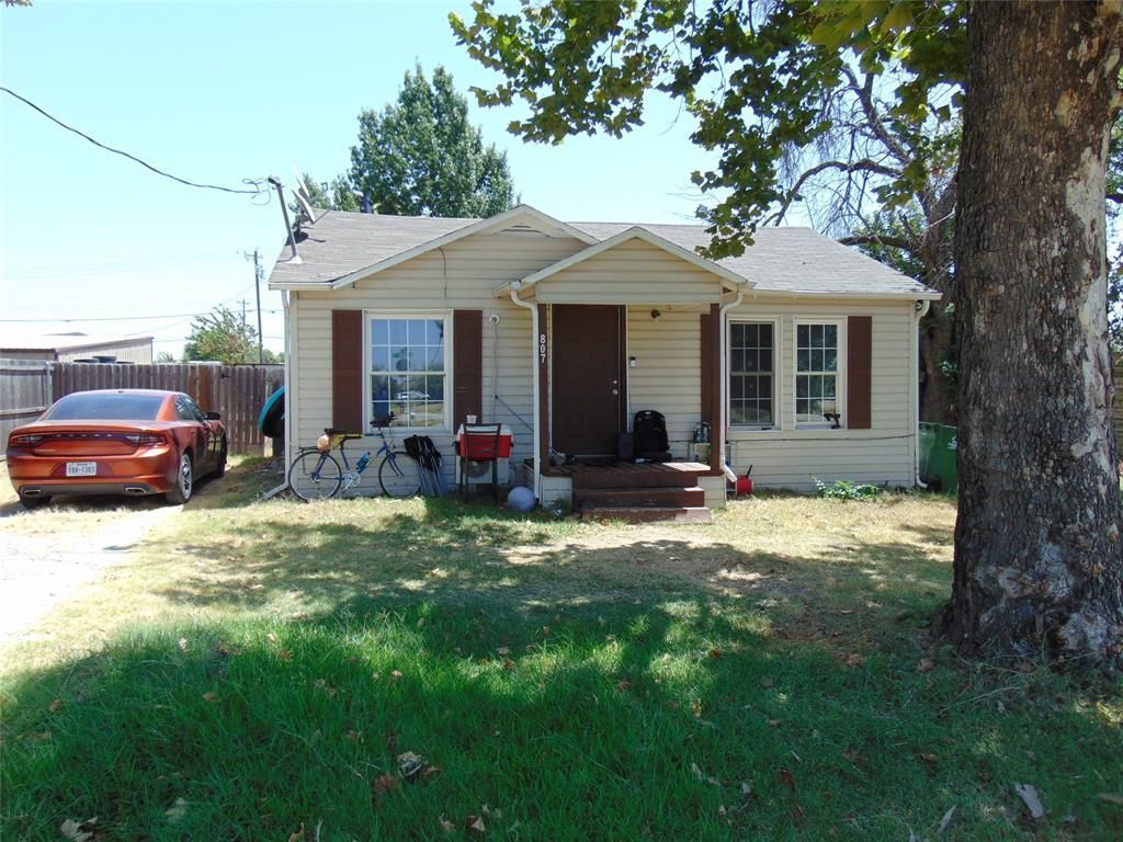 807 Chestnut Street, Aubrey