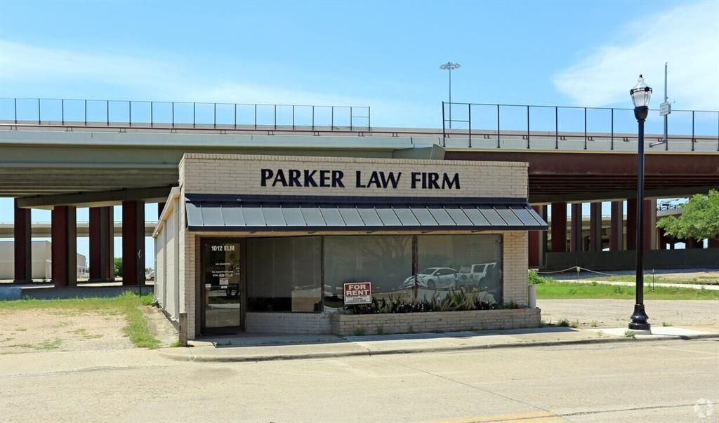 1012 S Elm Street, Carrollton