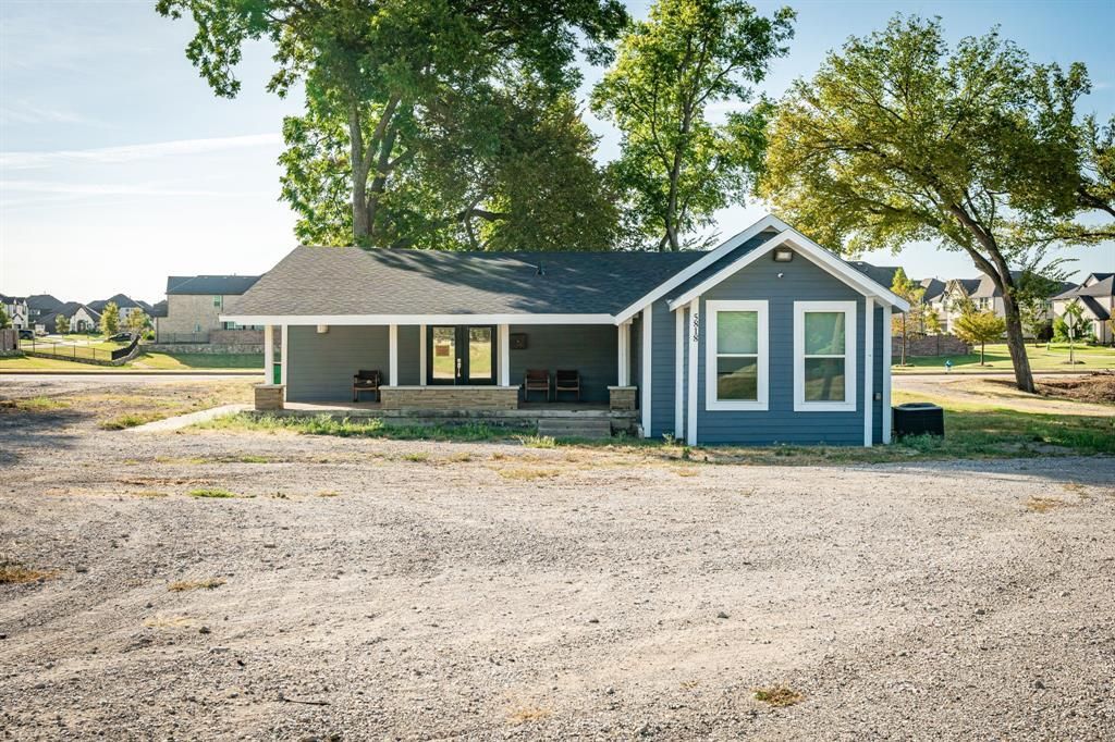 5818 N Mcdonald Street, Melissa