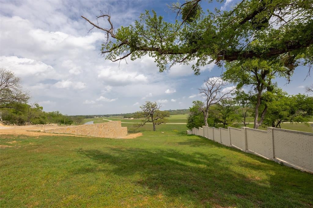 225 Clementine Court, Fort Worth