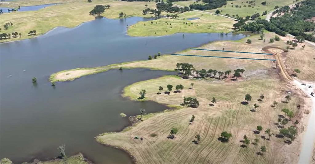 220 Lakeshore Lane, Windom