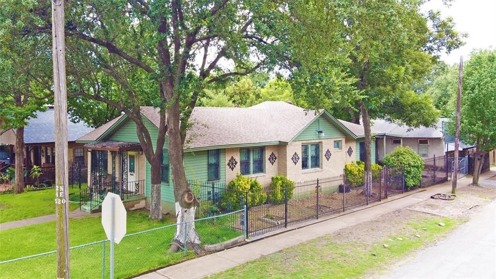 1001 Grandview Avenue, Dallas