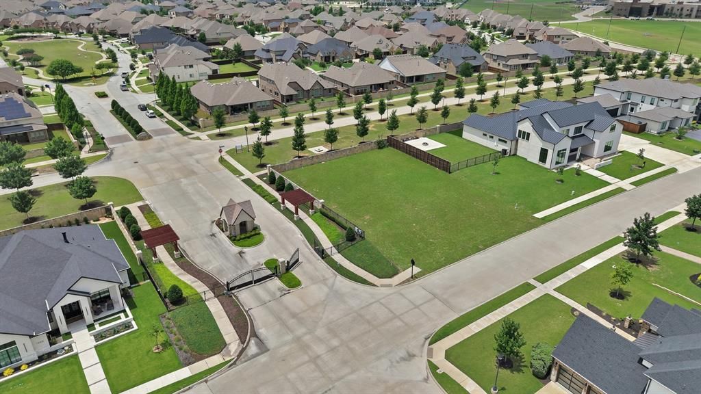1108 Knoll Crest Drive, Mansfield
