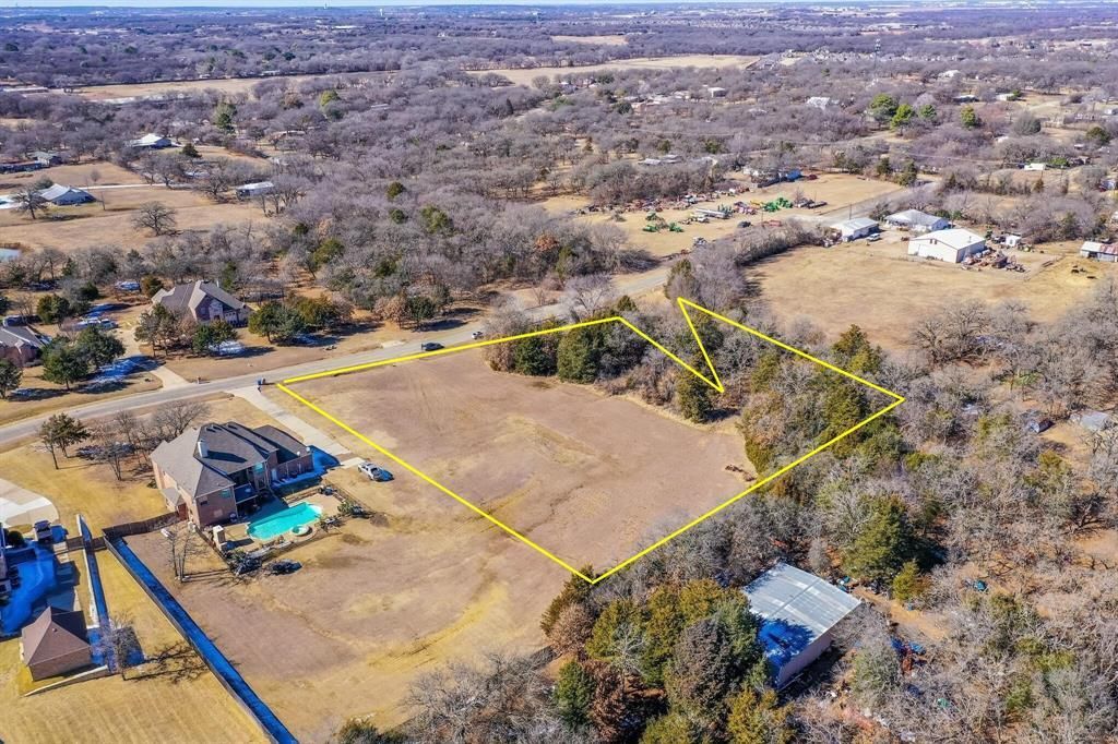 2413 Plantation Drive N, Burleson