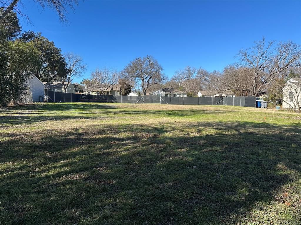 9538 Peninsula Drive, Dallas