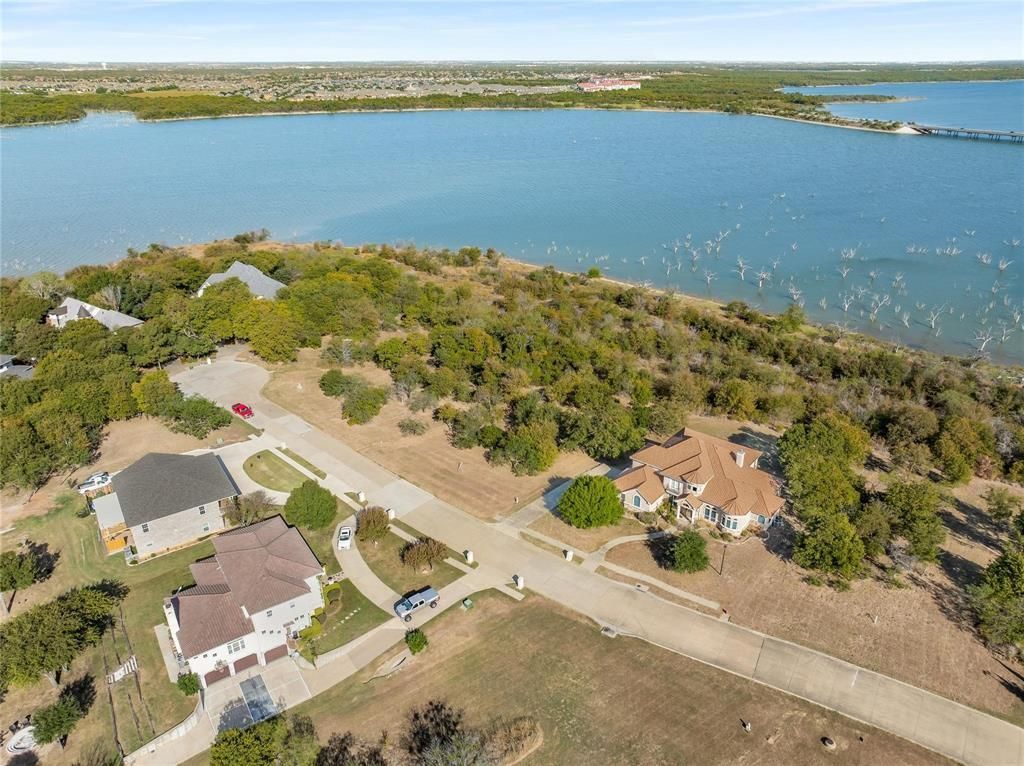 1123 Mallard Pointe Drive, Grand Prairie