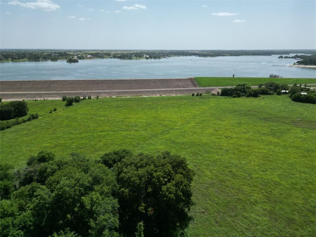 3627 Howard Road, Waxahachie