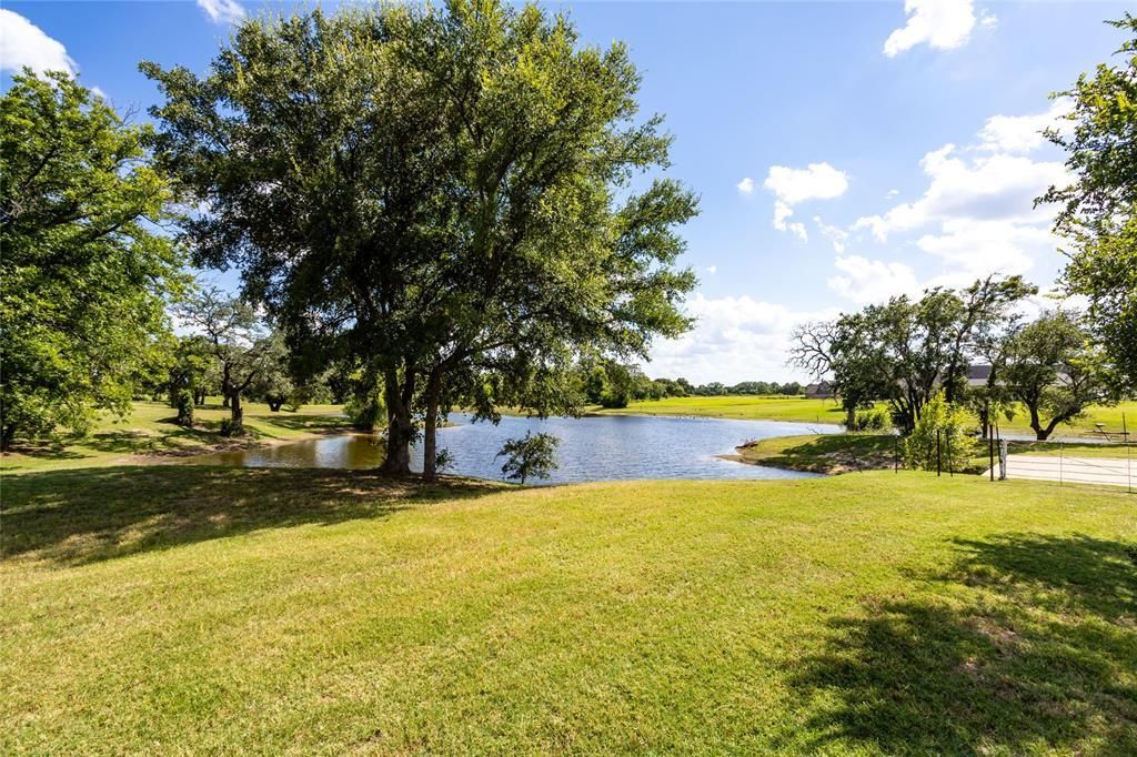 505 Acorn Trail, Granbury