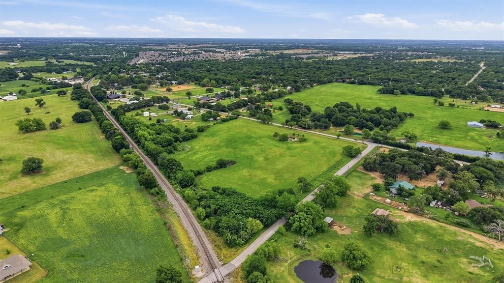 2.5ac Lovell Road, Aubrey