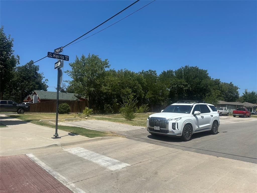 231 E Main Street, Lewisville