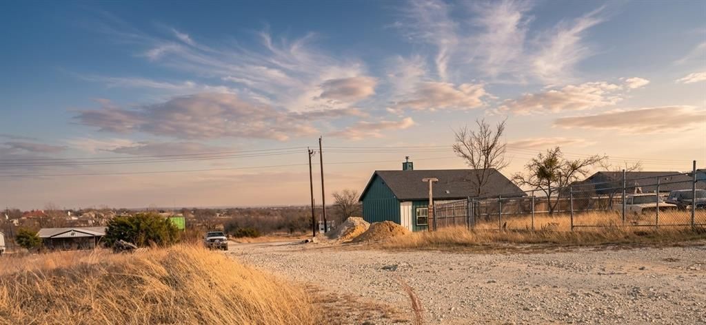 102 Sparrow, Azle