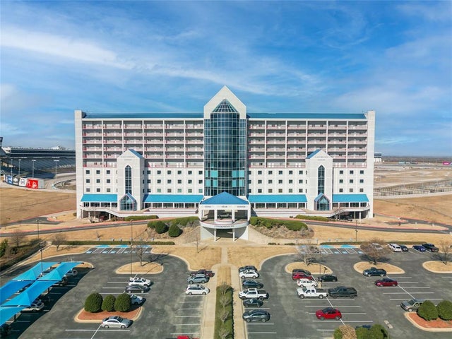 3575 Lone Star Circle 907, Fort Worth