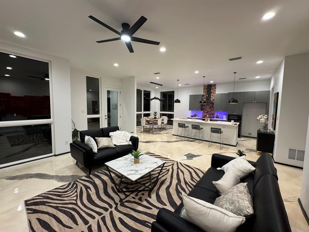 3415 Chihuahua Avenue, Dallas