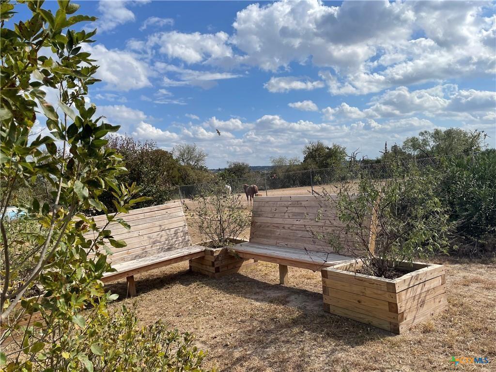 1286 County Road 3300, Kempner