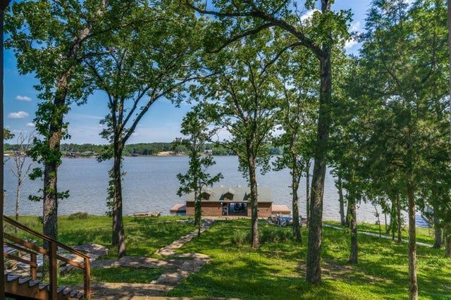 206 Dogwood Point, Winnsboro