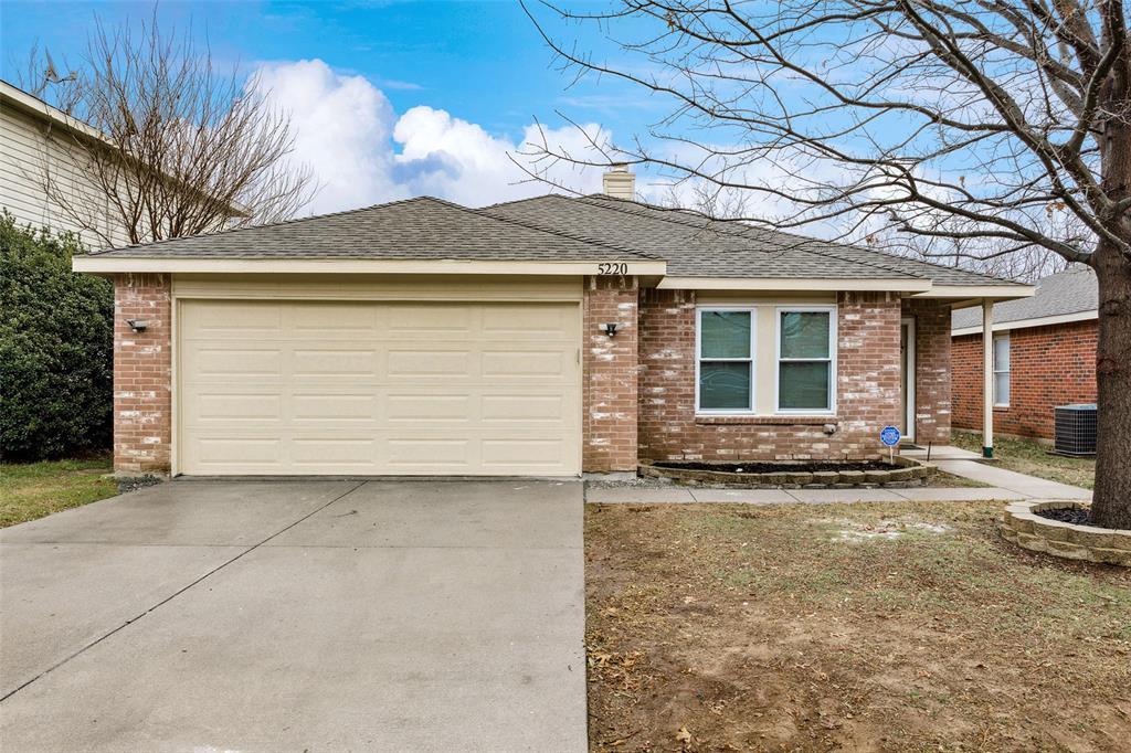 5220 Royal Burgess Drive, Fort Worth