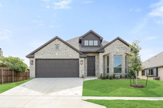 210 Shawnee Trail, Alvarado