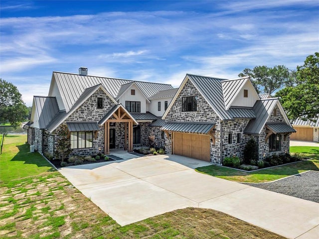 2572 Groves Drive, Tool